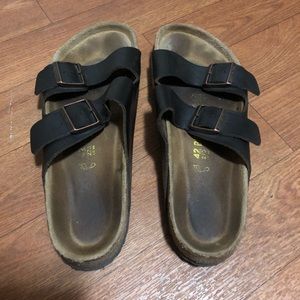 Birkenstocks, Arizona